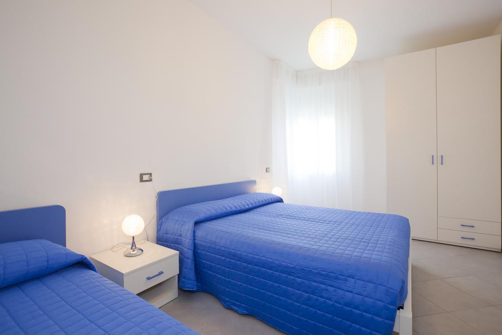 Appartamenti Emma 4 Leoni Caorle Værelse billede